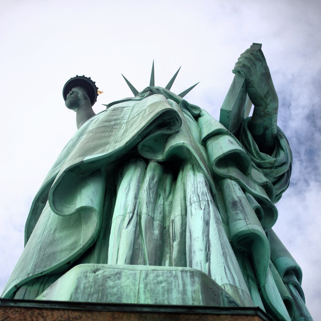 从女神裙摆下看