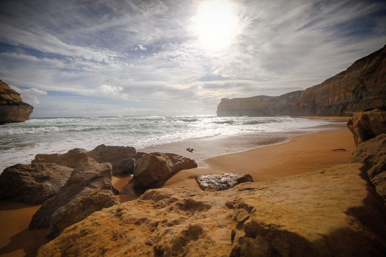 无人的十二门徒岩沙滩