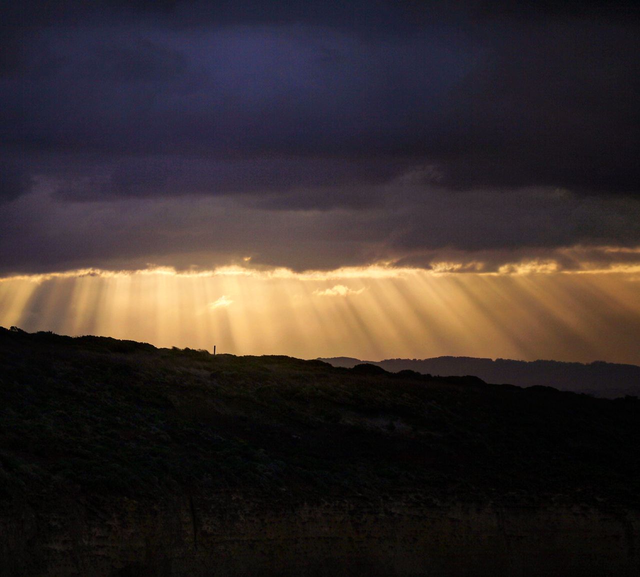 次日早上的十二门徒远景