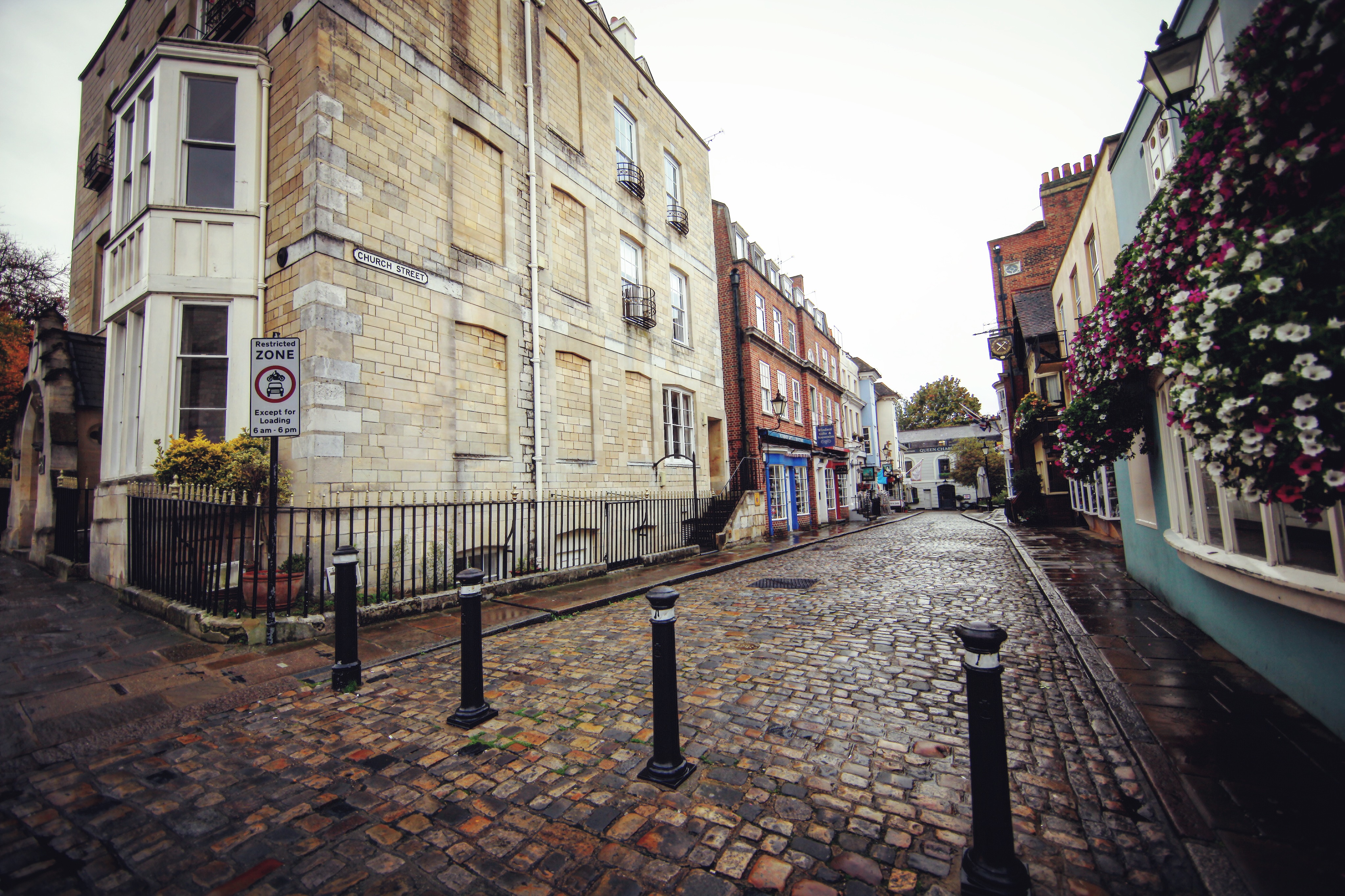 城堡还没开门,就在附近闲逛一下