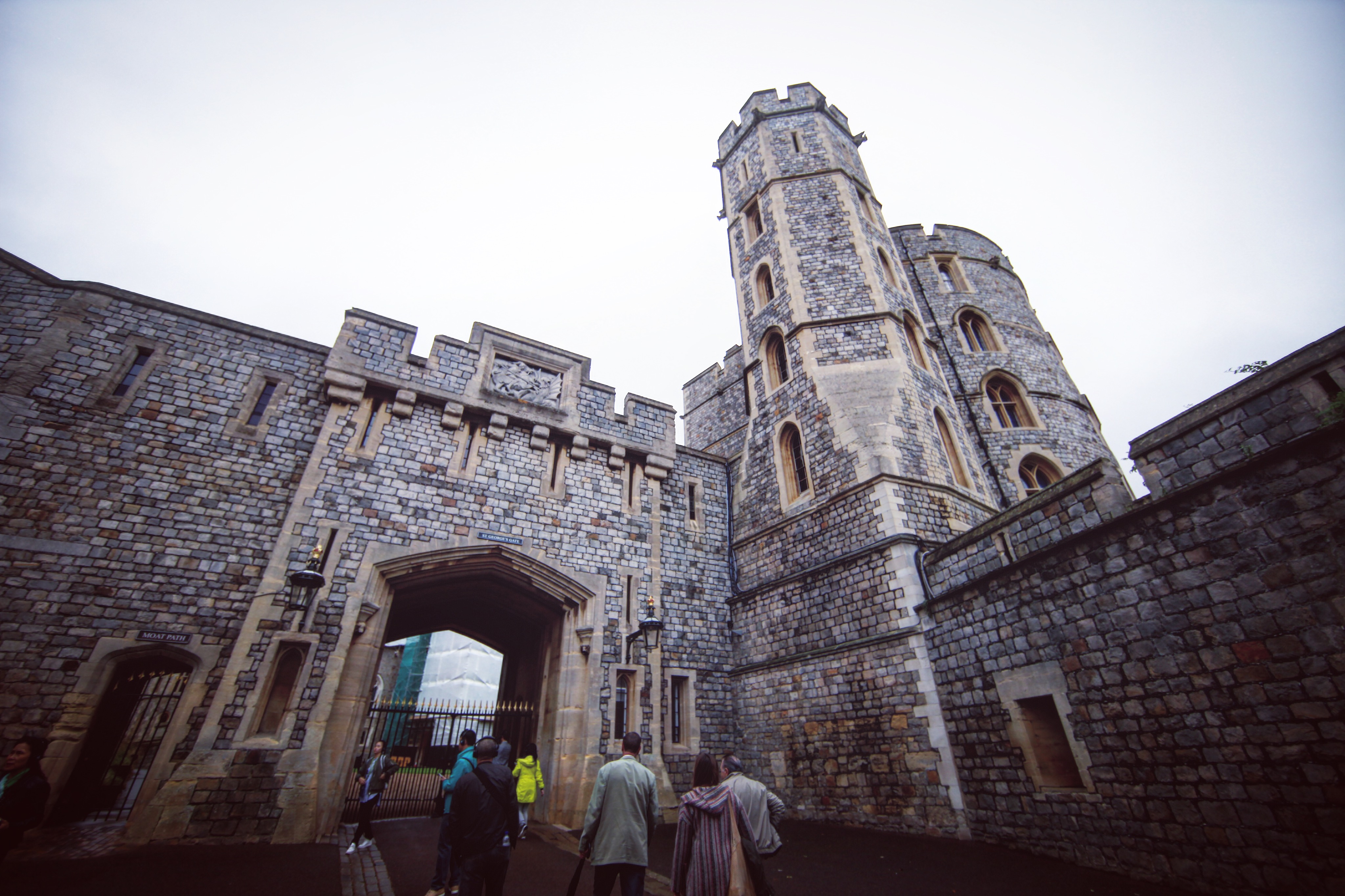 幸亏带了14mm的鱼眼头,把整个城堡拍了下来