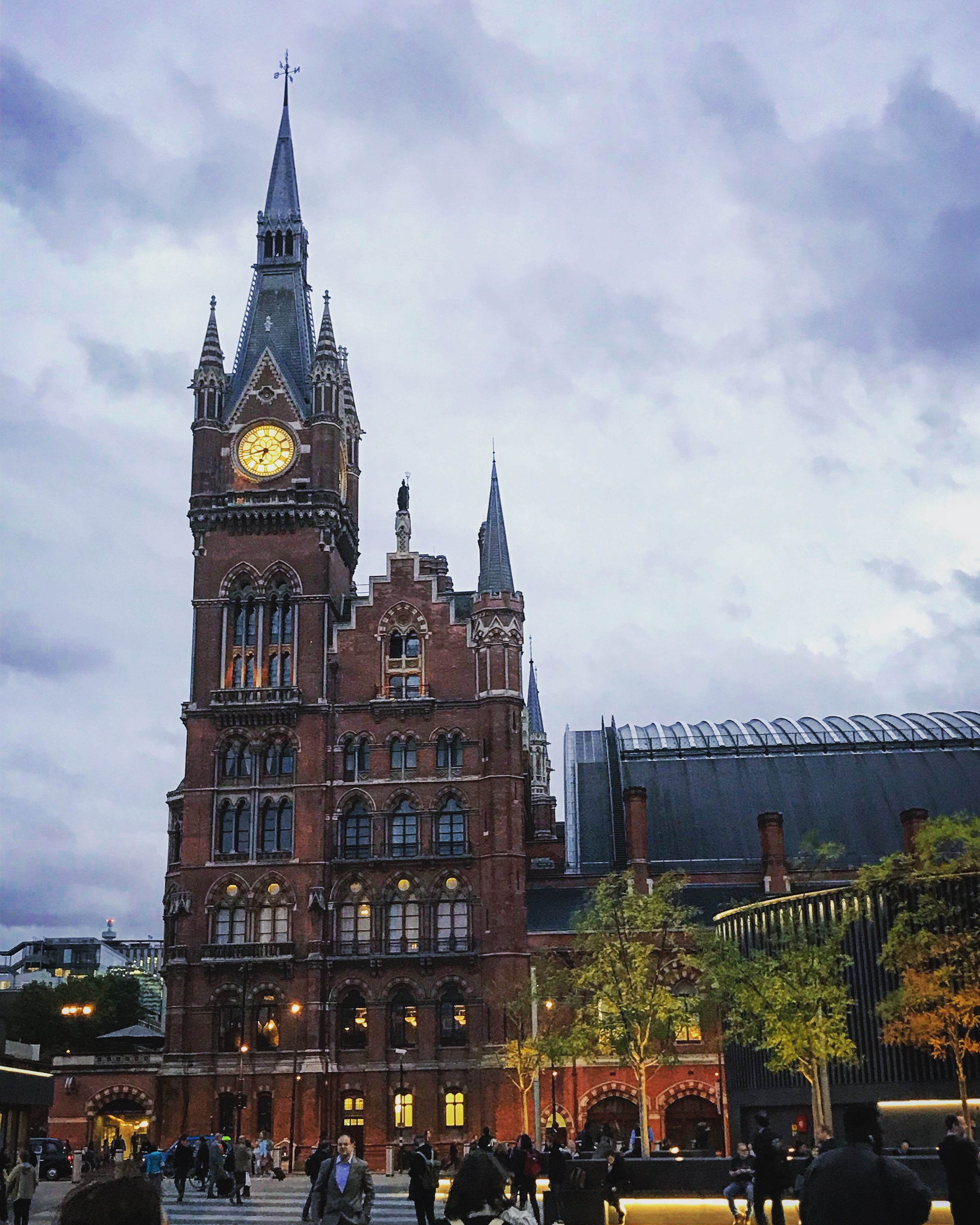 明天就到剑桥daytrip,就是从这个伦敦闻名的国王十字车站出发的