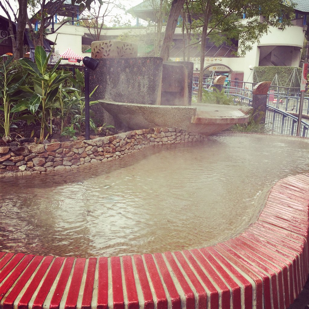 礁溪不愧为温泉乡,到处都是冒烟的温泉