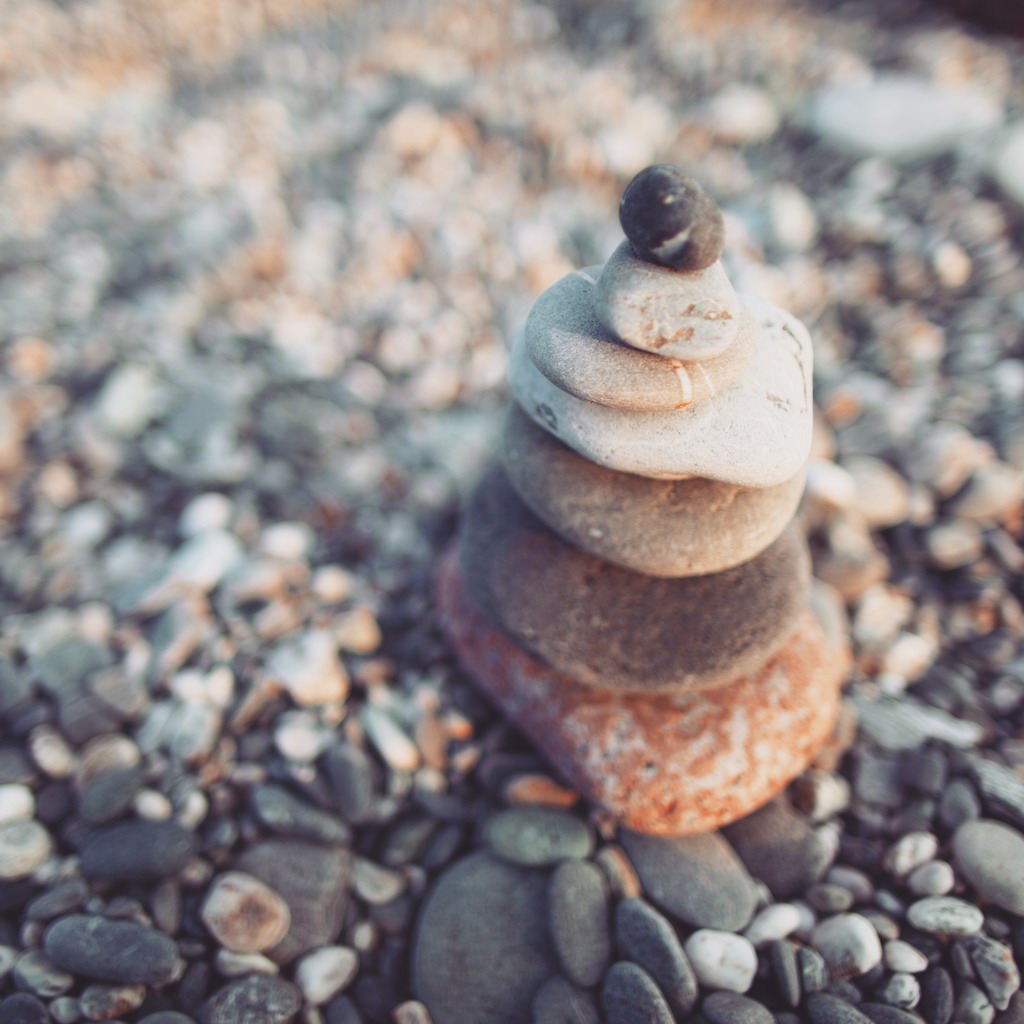 据说垒砌鹅卵石能实现愿望,垒得越高就越容易实现