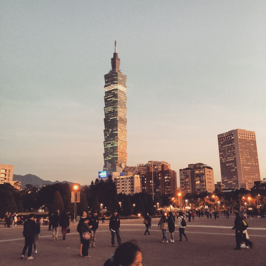 到零点的时候,101大楼就会满布烟花