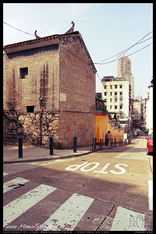 新旧建筑混在一起