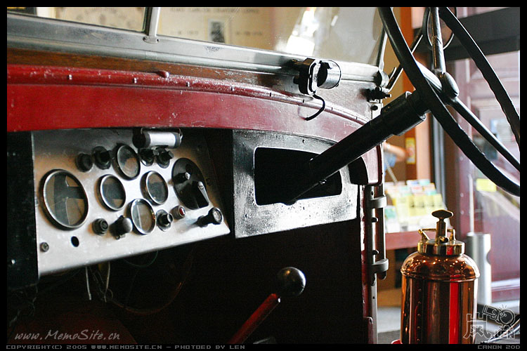 镜头拉远一点再看看