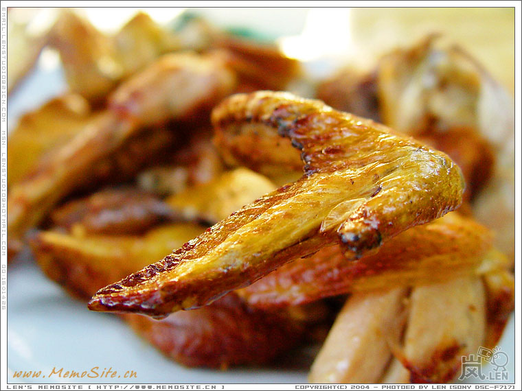 主角出场了，小的一只25元，大的35元。我们两个人只要了一只小的。