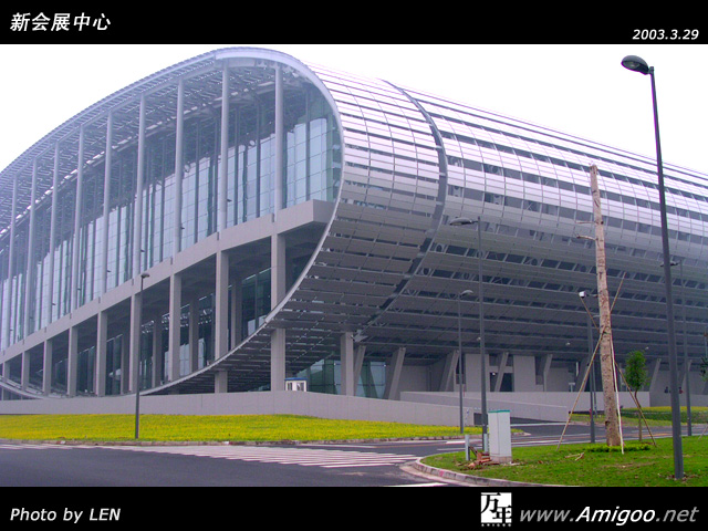 履带式的建筑风格，让我慨叹设计师的大胆！