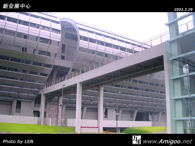 总觉得，新会展很有点机场的feel