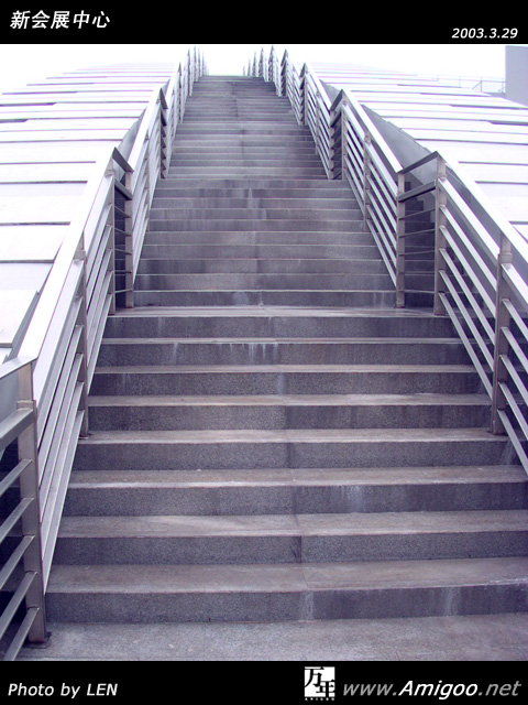 望江而立的新会展，到底可以带给我们多少希望呢？