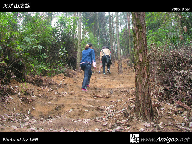 上山中,幸亏不用从这条路下山,不然准吓个半死~